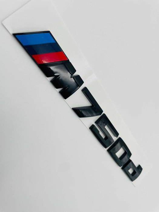 Emblema compatibila BMW M750d