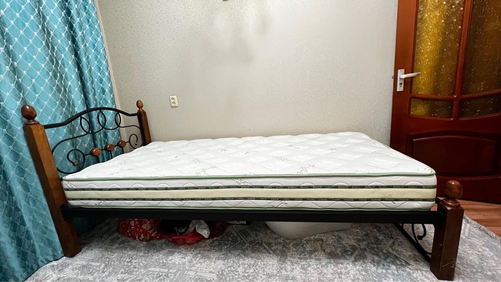 Продам кровать в отличном состояние