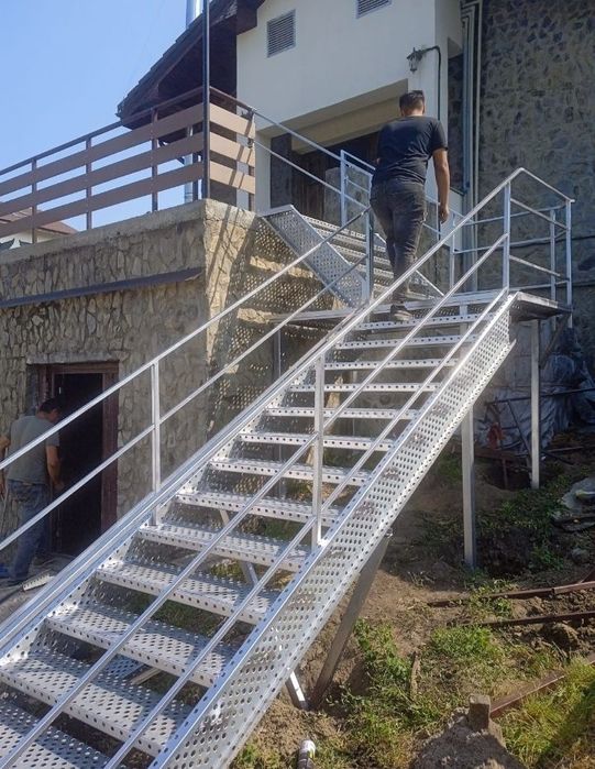 Scari zincate profesionale