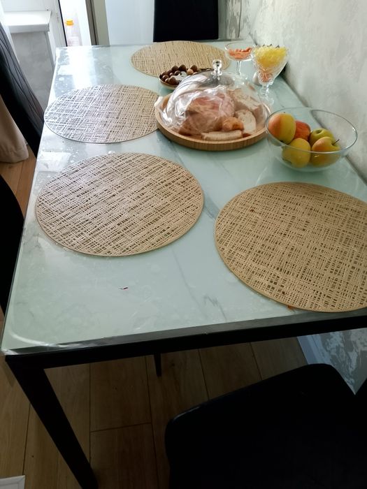 Стекляный стол, для кухни