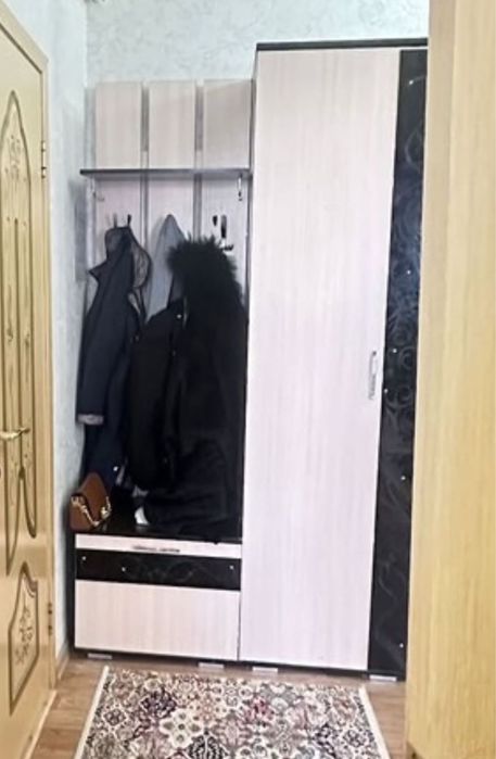 Продам прихожую шкаф для одежды в хорошем состоянии