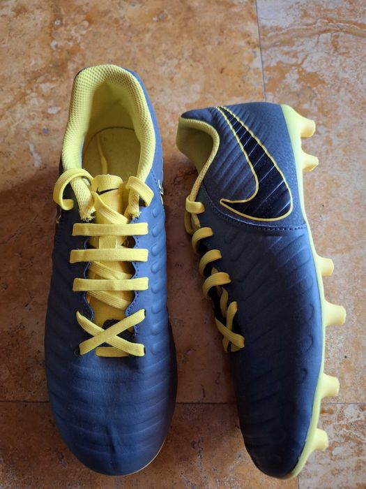 Vând ghete fotbal Nike 37