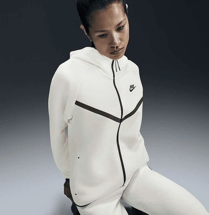 Спортен екип Nike  NSW TCH FLC WR FZ HDY 2 КРЕМАВО