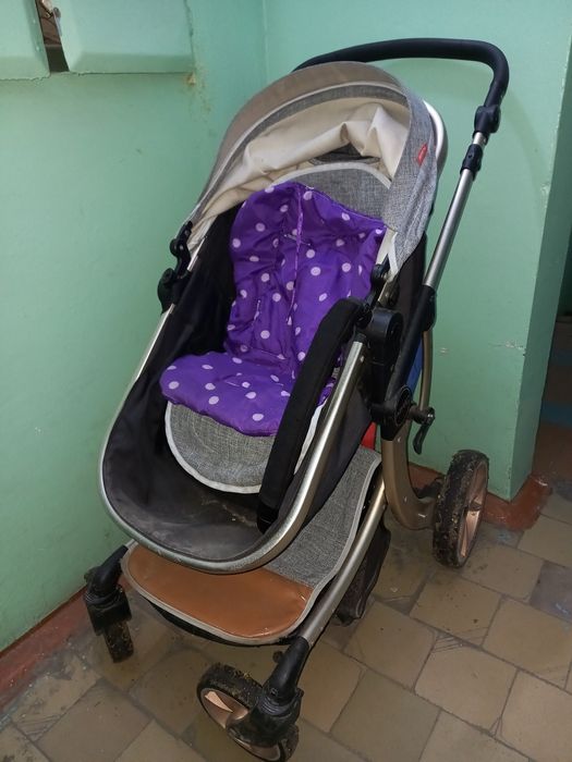 Детская коляска Амели.