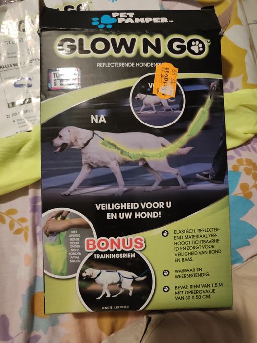 Pachet din 2 lese,din care una fluorescentă pentru noapte +zgardă