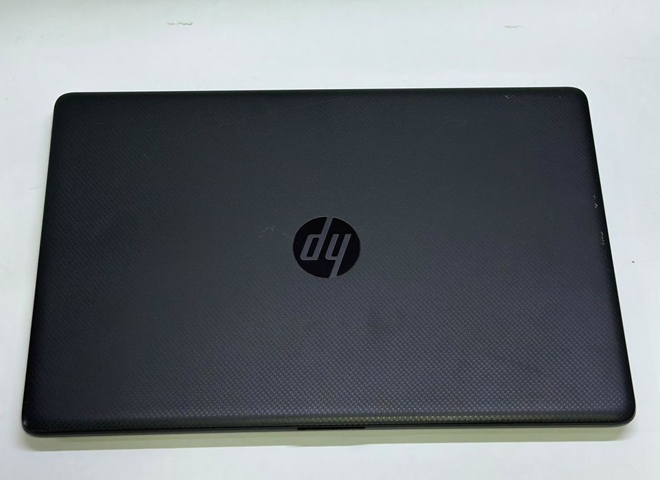 Ноутбук HP 250 G7