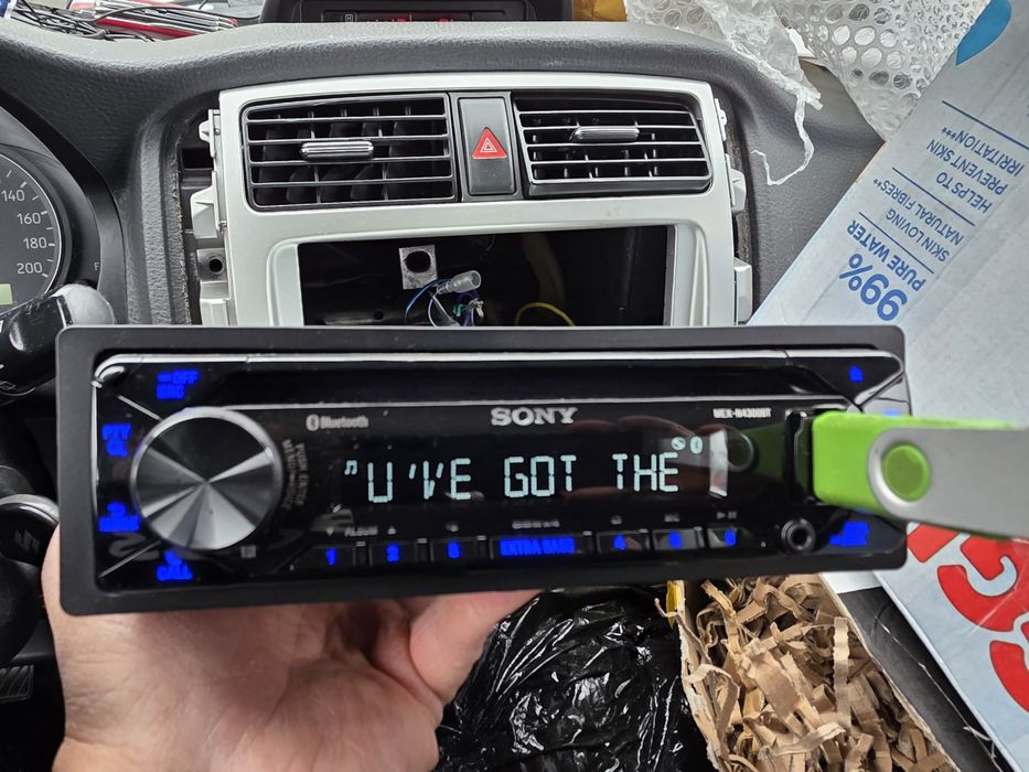 Продавам SONY MEX-N4300BT