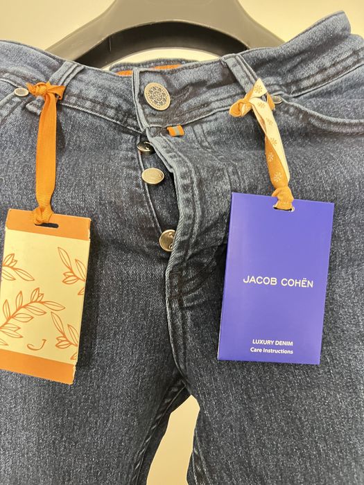 Нов модел дънки JACOB COHEN. Налична пълна серия от31ви до 40ти размер