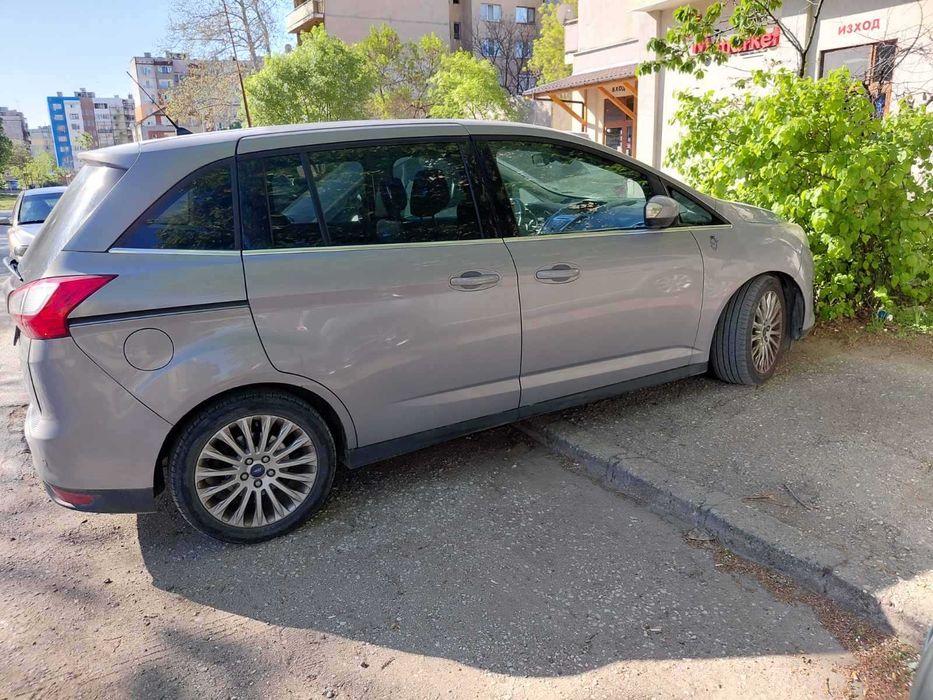 Продавам Ford c-max