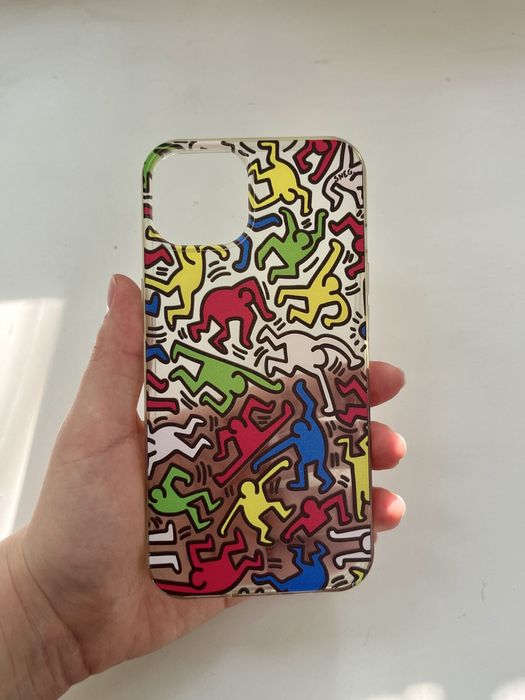 Чехлы на iPhone 13