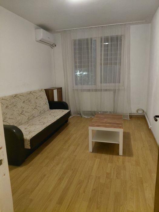 Închiriez apartament