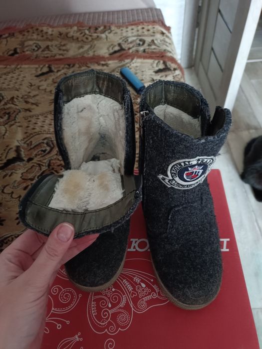 Продам детские валенки.