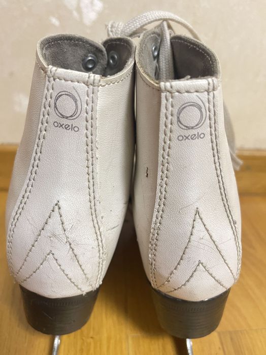 Vând patine mărimea 33