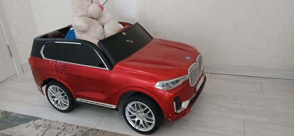 Машина детская в хорошем состоянии