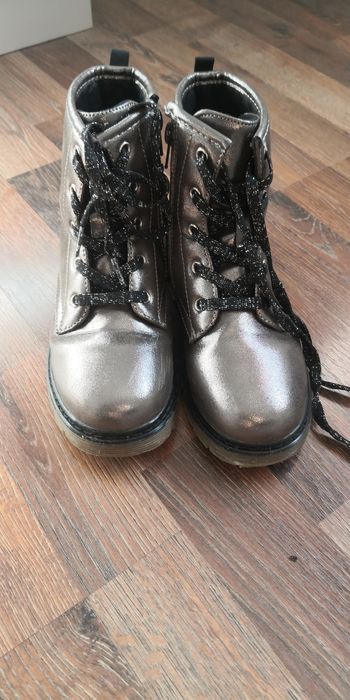 Сиви Детски Боти