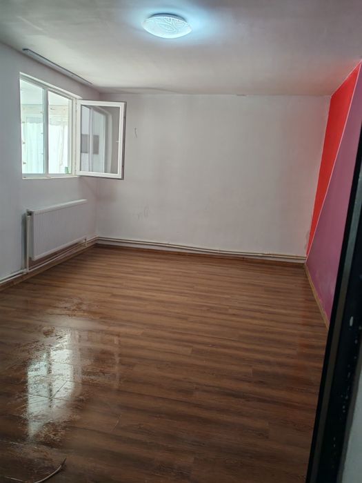 Vând apartament 4 camere