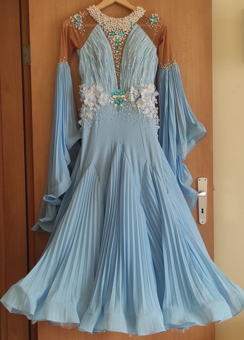 Рокля за стандартни танци