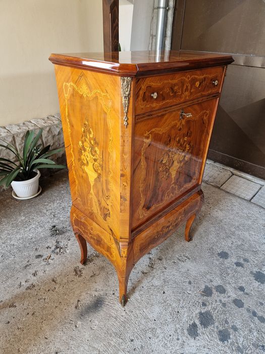 Уникален голям антикварен френски шкаф скрин бар