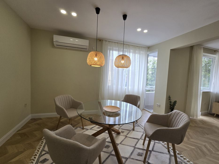 Дава се под наем Тристаен апартамент в Стара Загора, Център - 100 кв.м за 612 € - Снимка #10