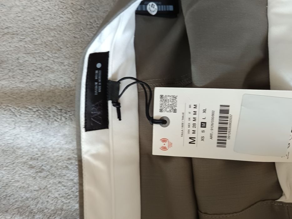 100% вълна , нова пола ZARA