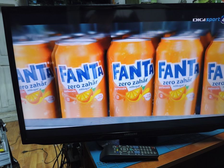 Tv televizor led Samsung diagonala 82cm full HD prinde canale digitale