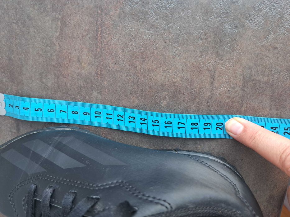 маратонки,кецове,спортни обувки футболни стоножки,Adidas,ном.32,адидас