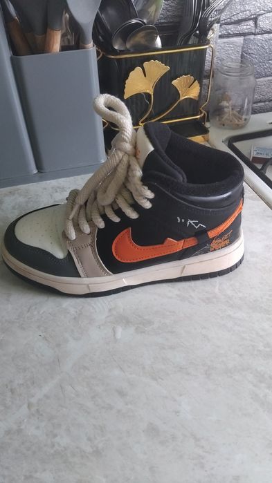 Кроссовки в отличном состоянии