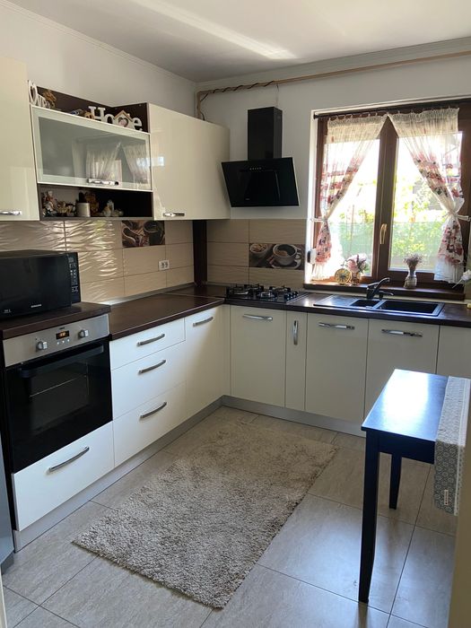Închiriez apartament 2 camere/prima închiriere/bloc nou