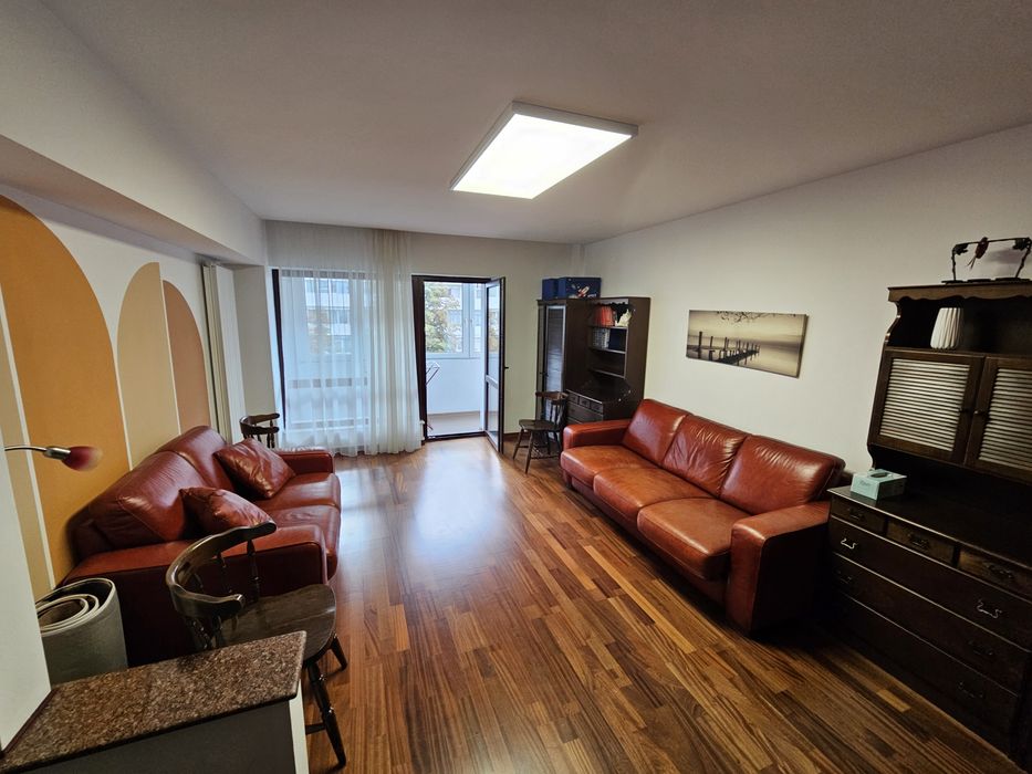 Inchiriez apartament 3 camere Sucesva