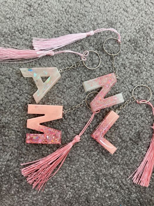 Ключодържател буква от епоксидна смола