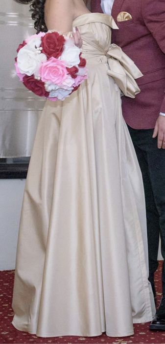 Rochie de seara bej/auriu deosebita