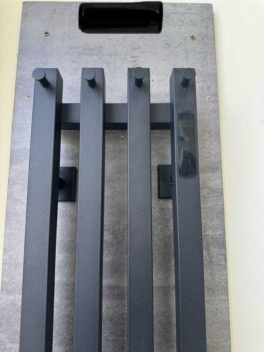 Полотенцесушитель вертикальный, с гарантией от производителя.