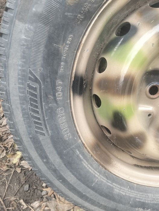 Продам шину 205/16