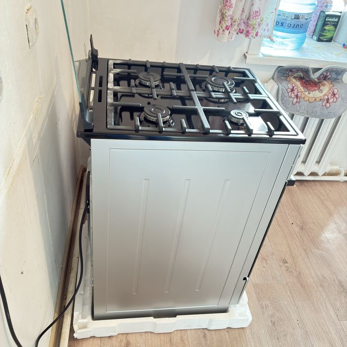 Газплита продам с конвекцией