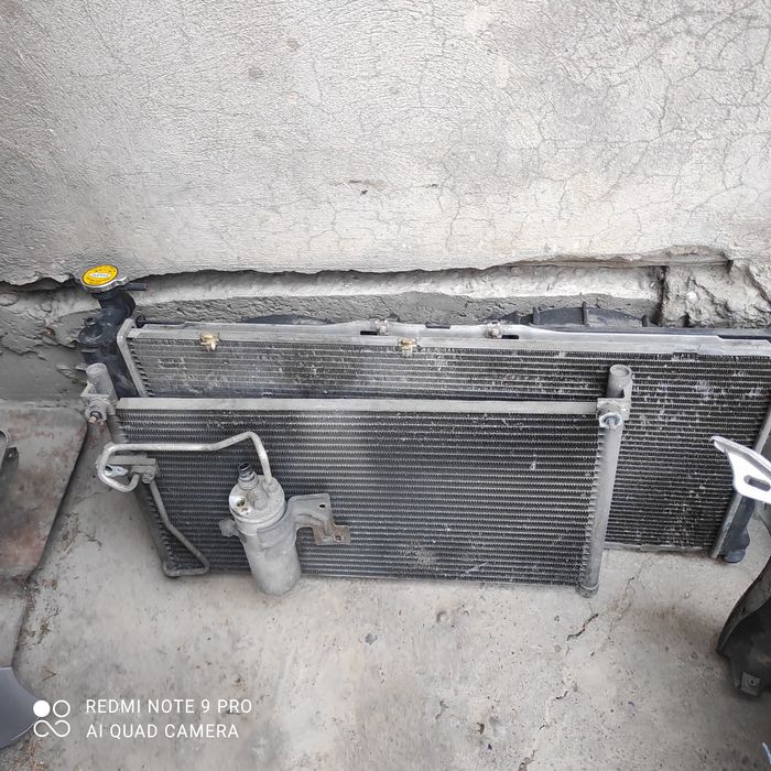 Продам радиаторы на Мазда 626 птичка