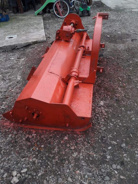 Tocator resturi vegetale