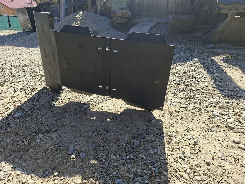 Vând scut motor Mitsubishi l200 2004