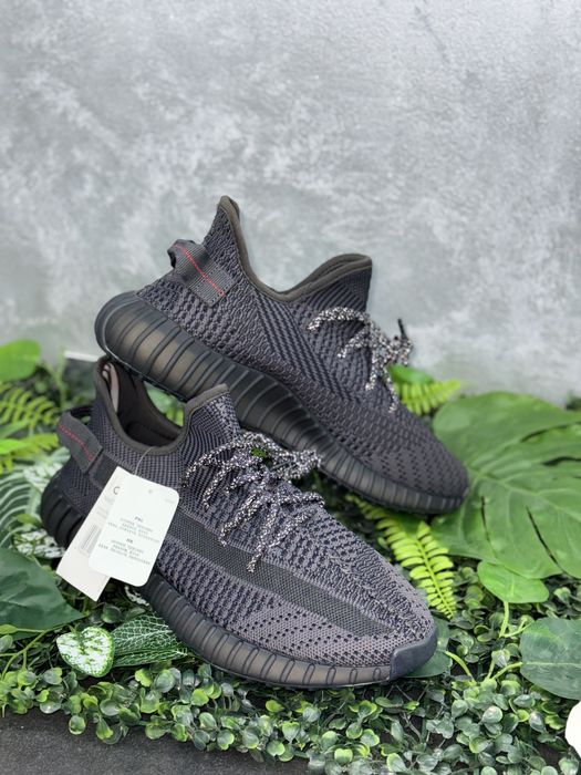 Adidas yeezy boost black