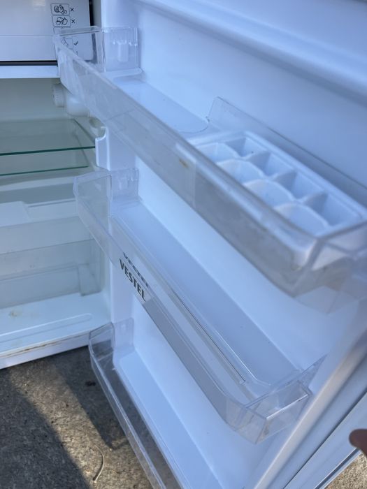 Холодильник мини с хорошим состоянием