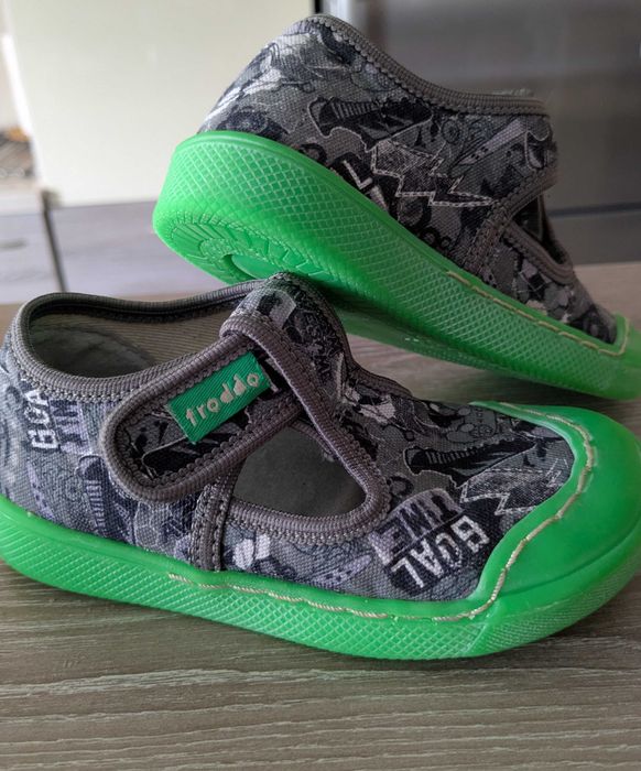 Пантофи Фродо,22 номер