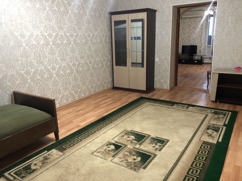 Сдаётся 5 комнатная квартира в центре города