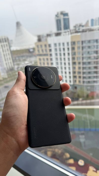 Продам смартфон Xiaomi Mi 12S Ultra