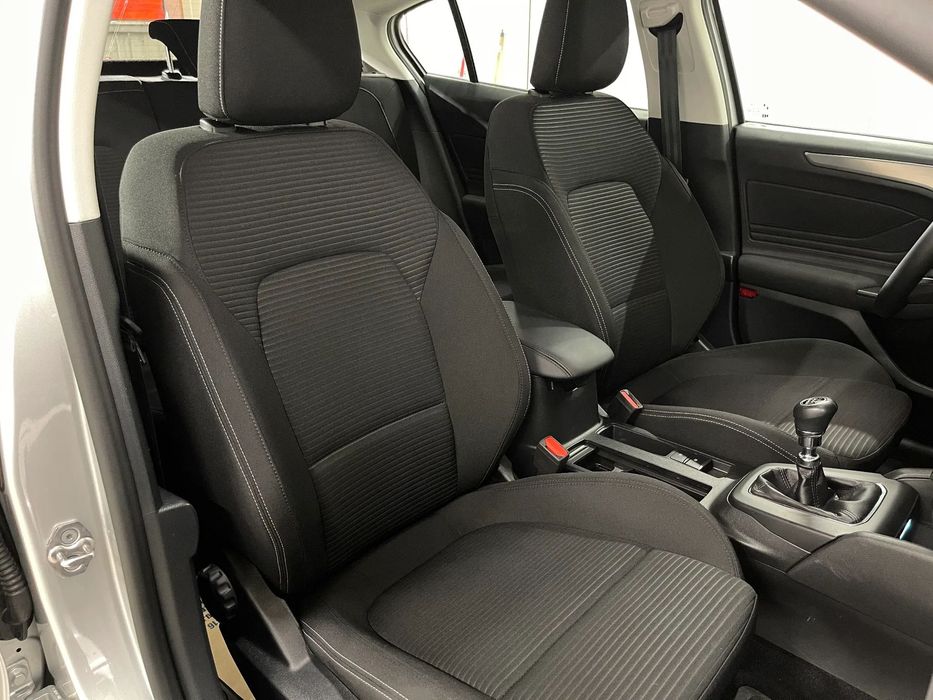 Ford Focus GARANTIE 2 ANI, LED, Navi, Senzori parcare, Clima, Pilot auto