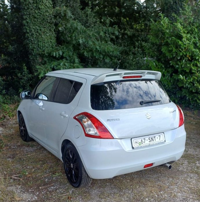 Продавам Сузуки Суифт.