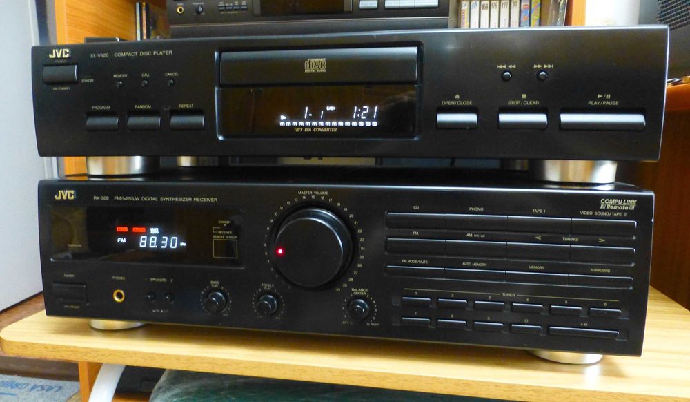 Amplituner si CD player JVC