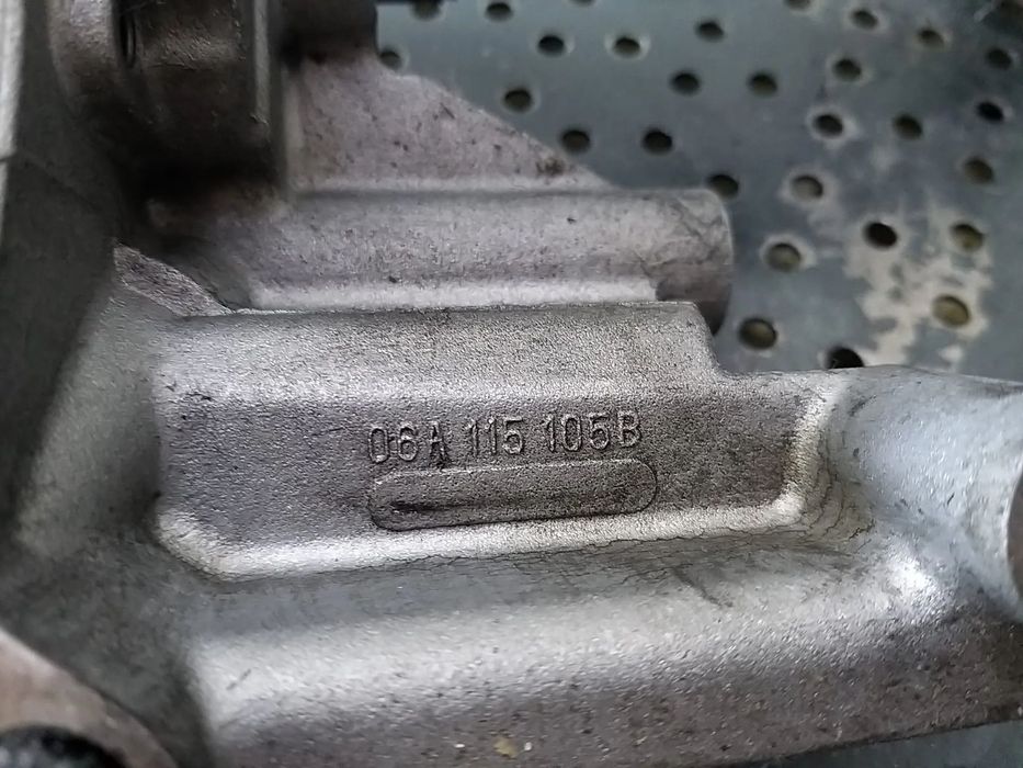 Pompa ulei 1.9 tdi vw sharan 06a115105b