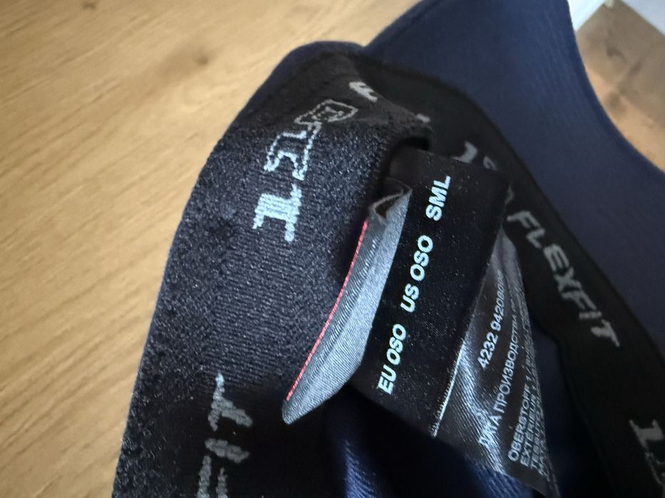 Синя шапка с козирка Bogner fire + ice