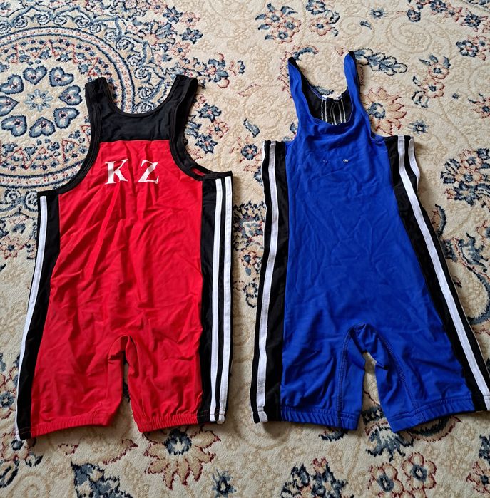 Нательник и борцовки