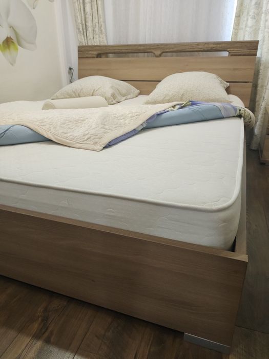 Продам большую кровать