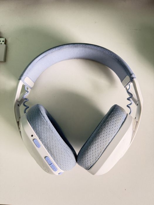 Продам наушники Logitech G435